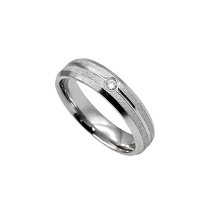 ALIANÇA DE AÇO QUINADA DIAMANTADA FRISO CENTRAL C/ PEDRA 4MM 4321 F